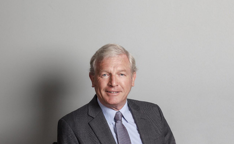 Hashim Thaçi me superekip avokatësh, britanikë dhe amerikanë