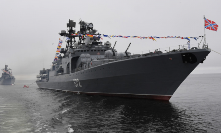 Marina ruse kërcënon me përplasje luftanijen e SHBA “John McCain”, pranë kufirit detar në Vladivostok