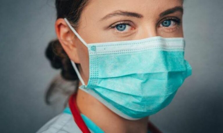 Shkencëtarët përgjigjen: A mund të përdoren maskat kirurgjikale më shumë se një herë?