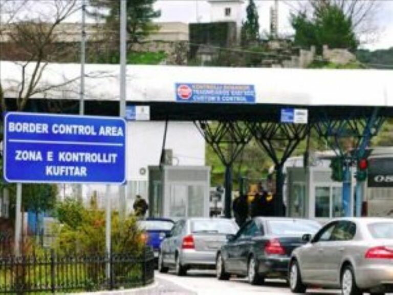 Mali i Zi nga nesër me masa të reja, këto janë rregullat për kosovarët që duan të shkojnë atje