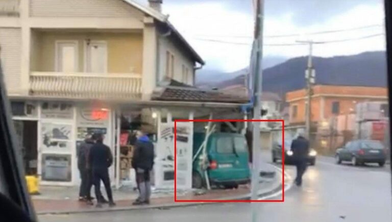“Në Deçan, një person futet me mëngjes me furgon në një market