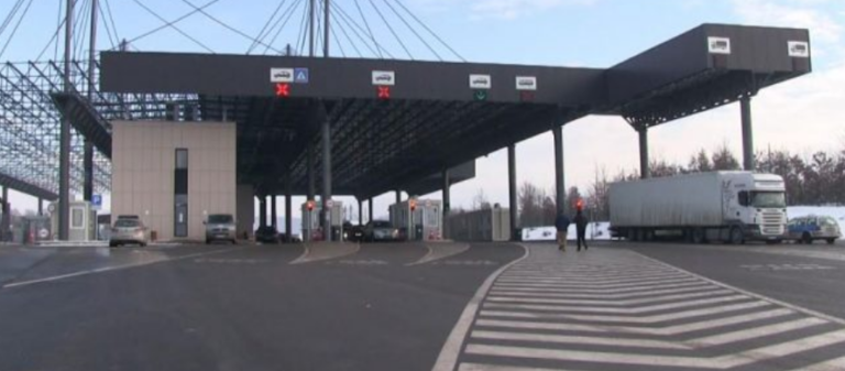 Nga e hëna kushdo që hyn në Serbi duhet të ketë testin PCR negativ