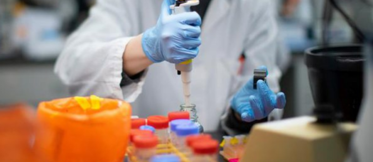 Shkencëtarët gjermanë zbulojnë shenjën paralajmëruese të formës më të rëndë të COVID-19