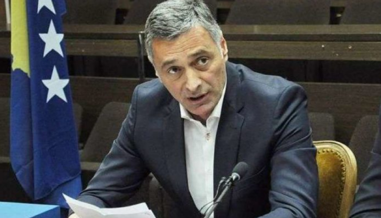 E konfirmon Lumezi: Do fillojmë me hetime nëse ka prova se vaksinat nga Serbia u futën ilegalisht
