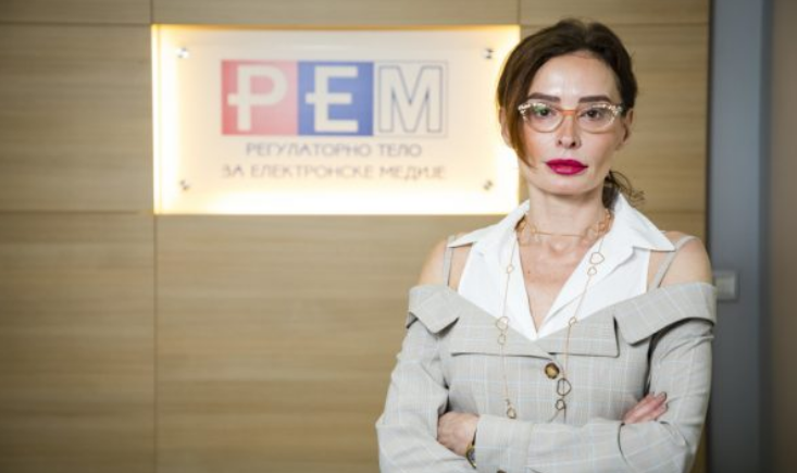 Mediat në Serbi e linçojnë gazetaren: E njeh Kosovën si shtet të pavarur