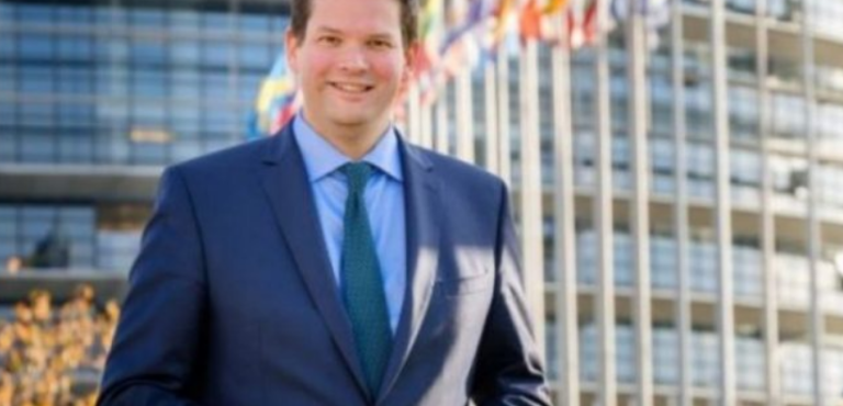 Eurodeputeti austriak: Evropa të mbajë premtimin, Kosova meriton liberalizimin
