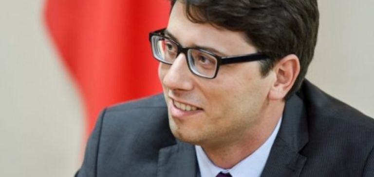 Murati: Kushdo që u merr mërgimtarëve para për polisën e sigurimit po i vjedh ato