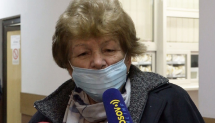 Fatime Haxhiu e merr vaksinën anti-Covid në Zveçan: Sapo dëgjova për vaksinimin, erdha me gëzim