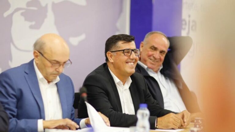 Haziri i “çon selam” AAK’së: Emri i Presidentit kalon kah zyrat e LDK’së