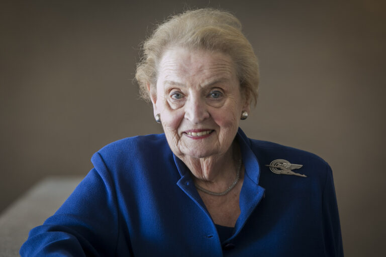Albright: Kosovës nuk mund t’i thuhet bëni të gjitha vet