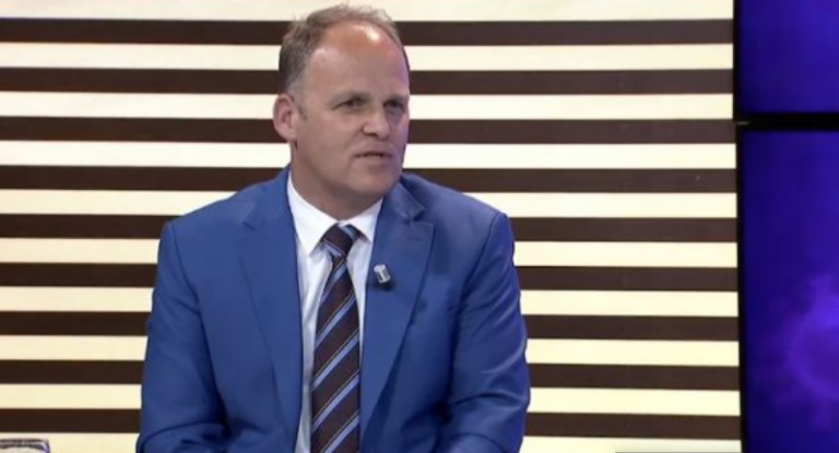 A do të ketë shtrëngim të masave, flet infektologu Krasniqi