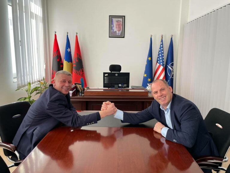 Ramiz Lladrovci nis ditën e parë të punës në takim me Sylejman Selimin