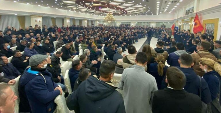 PDK e “dridhë” Skenderajn