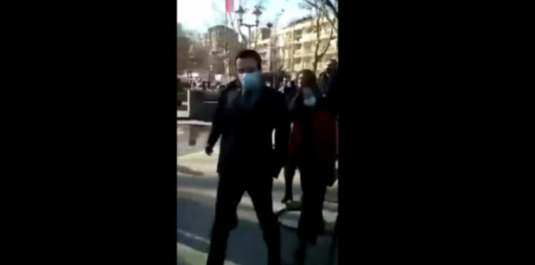 Serbët në veri të Mitrovicës i kthejnë prapa Kurtin e Osmanin