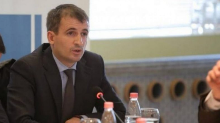 Miftaraj vë bast një drekë 50 euro: Dashuriçka mes Kurtit dhe Vjosës nuk zgjat më shumë se një vit