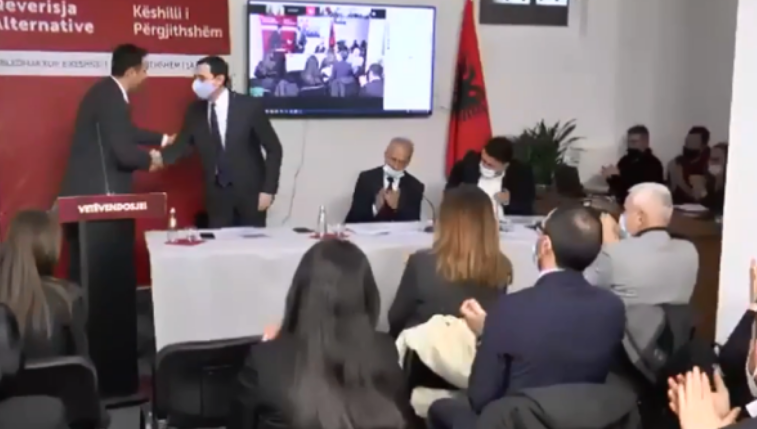 Albin Kurti propozohet kandidat për kryeministër nga VV