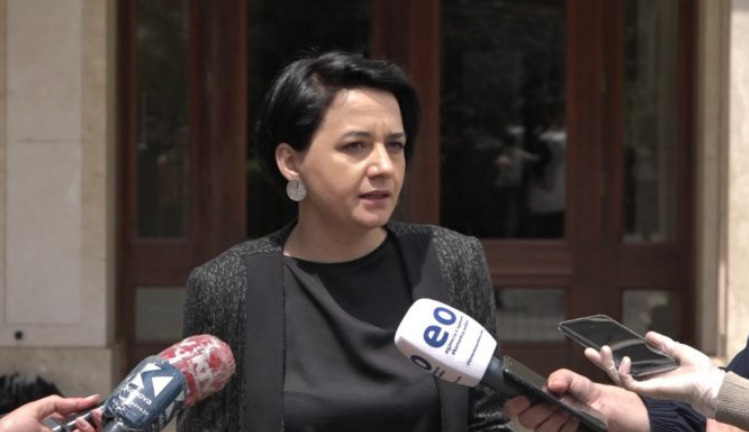Pacolli: Temë diskutimi duhet të jetë dëmi i shkaktuar nga Qeveria Hoti, e jo kush kandidon