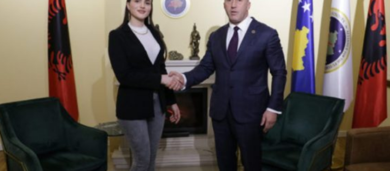 19 vjeçarja i bie pishman, tërhiqet nga lista e AAK-së për deputete