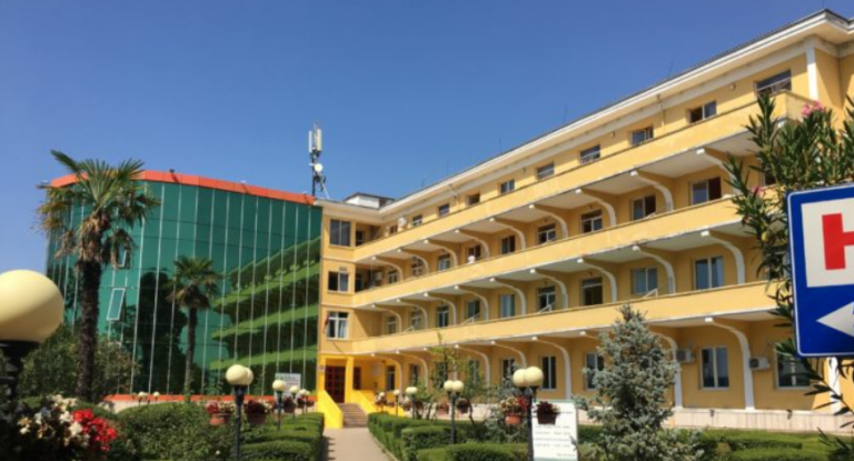 Nënë e bijë humbin jetën nga koronavirusi brenda një ditë