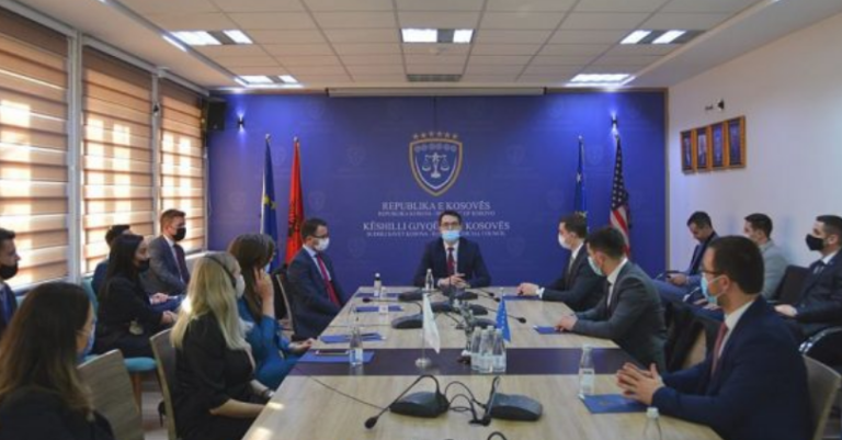 Vjosa Osmani dekreton 23 gjyqtarë të rinj