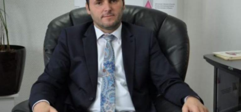 Qeveria Hoti suspendon drejtorin e ATK-së, tre ditë pasi që u rikthye në punë