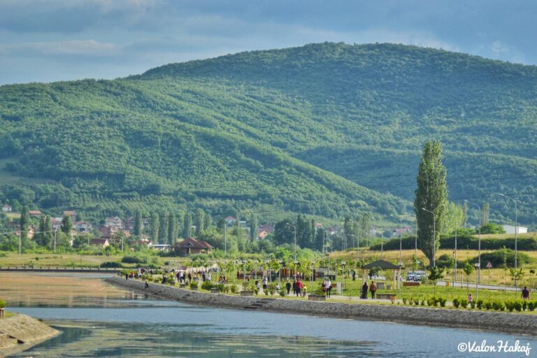 Diell e vranësira edhe sot, temperaturat deri në 16 gradë