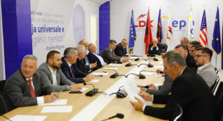 Nis revolta ndaj udhëheqjes së LDK-së: Ikni, largohuni