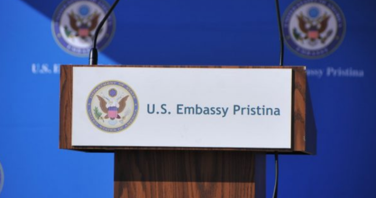 Ambasada amerikane: SHBA-ja qëndron krah Kosovës, mezi presim të punojmë me Qeverinë e re