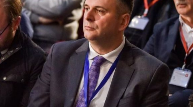 Bajqinovcit të VV’së i digjet vetura