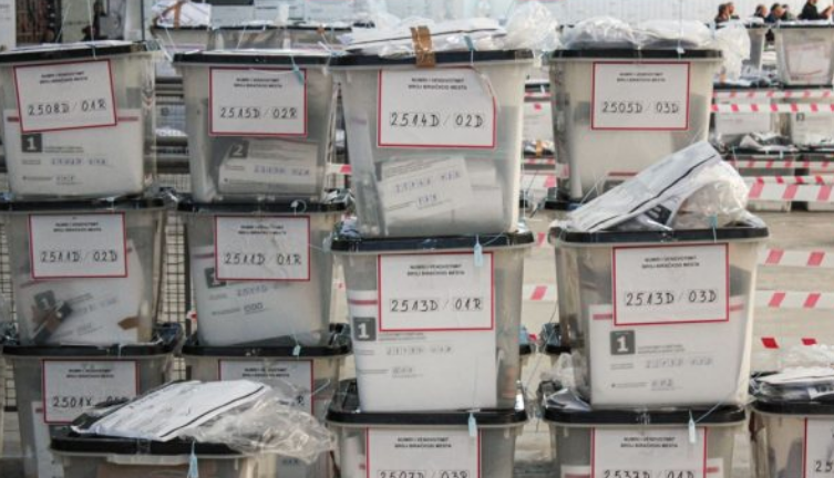 Refuzohen 9 mijë e 49 zarfe me fletëvotime të mërgatës, këto janë arsyet