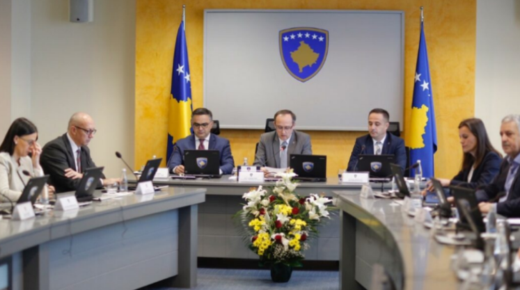 Qeveria në detyrë mban mbledhjen e radhës, merren këto vendime