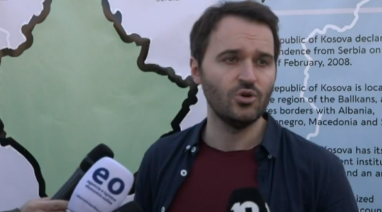 Krasniqi: Shqetësuese afërsia e Kurtit me Lajçakun dhe mosreagimi i tij për çështjen e hartës