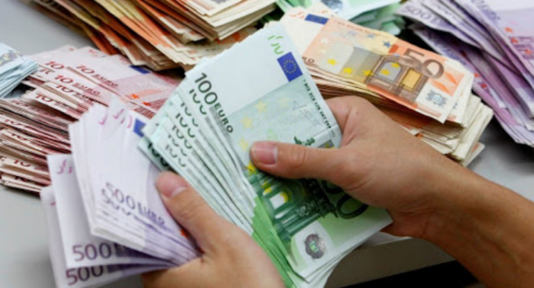 Qytetari mashtrohet nga “punëtori” i Kuvendit të Kosovës, ia mori afro 3 mijë euro