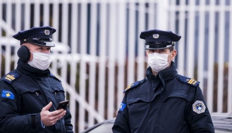 Kushdo që e shihni këtë person, lajmërojeni menjëherë policinë