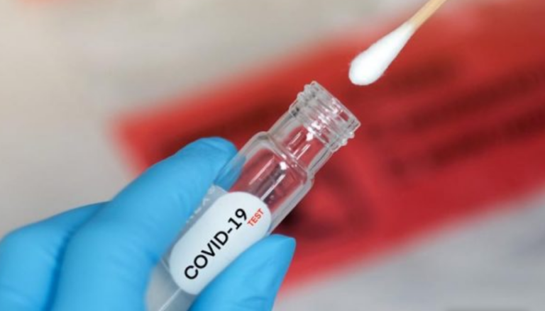 ​Koronavirusi qëndron në rroba deri në 3 ditë, ky material paraqet rrezikun më të madh