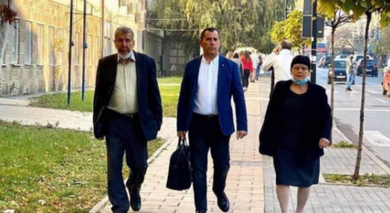 Familja e Astrit Deharit dorëzon kallëzim penal kundër zyrtarit të LDK-së