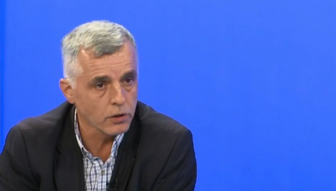 Faton Klinaku i OVL-UÇK-së reagon pas publikimit të dosjes së UNMIK-ut, akuzon Baton Haxhiun, Milaim Zekën e LDK-në