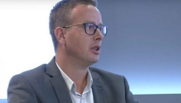 Kajtazi: Visarin mundeni me mbytë, por jo me frikësu qyqarë e të poshtër