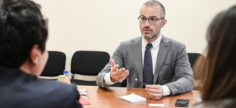 Ambasadori italian porosi për Kurtin dhe Osmanin: Po presim formimin e Qeverisë dhe zgjedhjen e presidentit