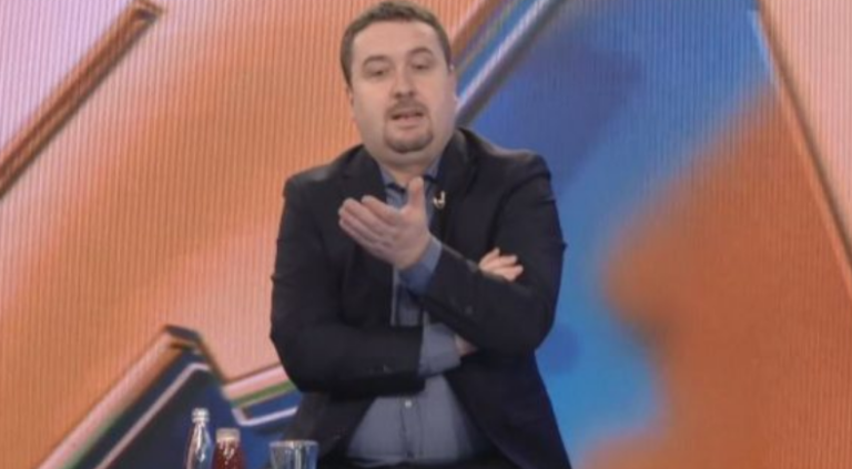 Latifi: Mundesh me bë Ajnshtajnin ministër të jashtëm, por raporti i forcave ia pamundëson Kosovës me ecë tutje