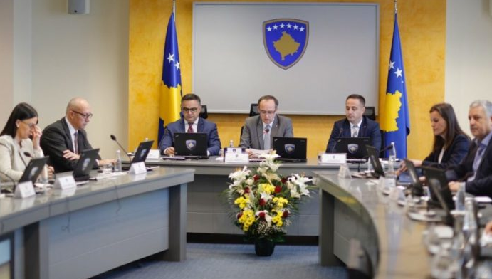 Hoti thërret mbledhje të Qeverisë nesër në ora 10:00