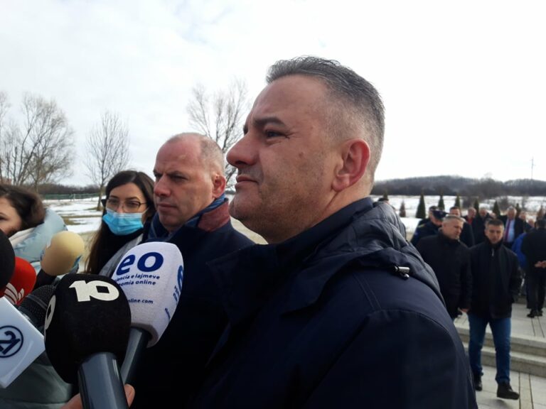 Bekim Jashari me porosi për liderët: Vetëm të bashkuar realizojmë amanetin e dëshmorëve