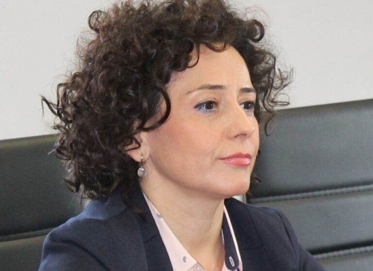 Adrijana Hoxhiq deklarohet nëse do ta votojë Qeverinë Kurti