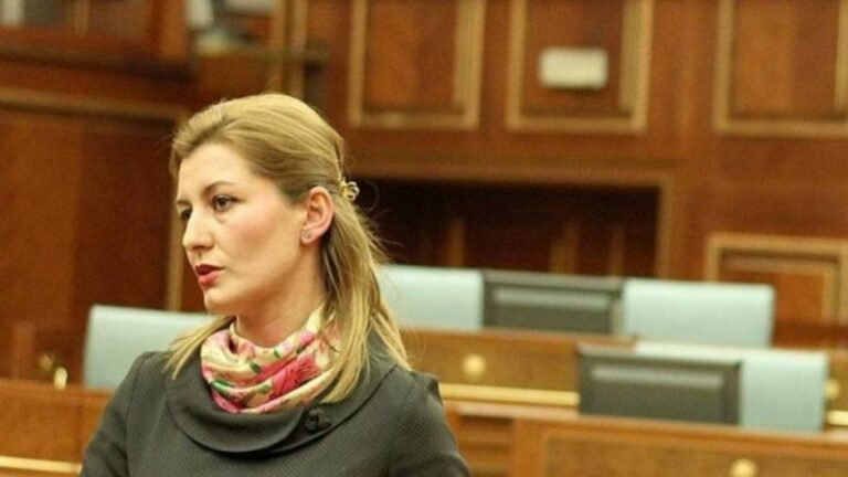 Alma Lama godet Vjosa Osmanin për intervistën në BBC: Nuk është mirë t’iu japim municion armiqëve