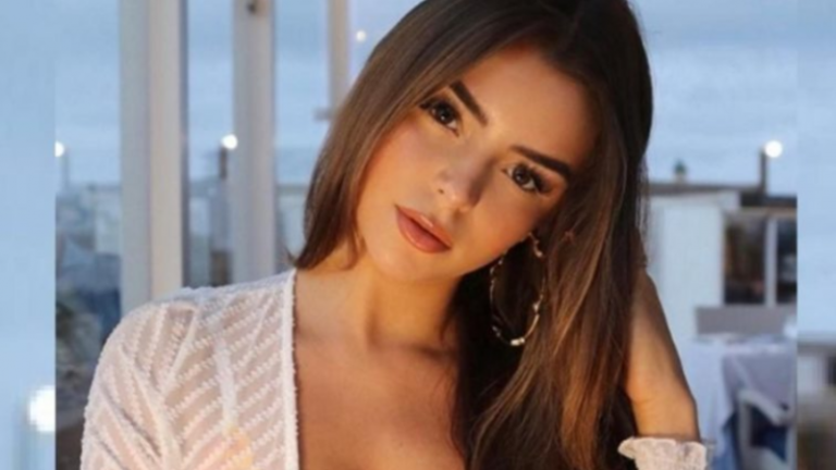 “Unë ëndërroj në trëndafila”, Demi vjen sensuale me imazhin e ri