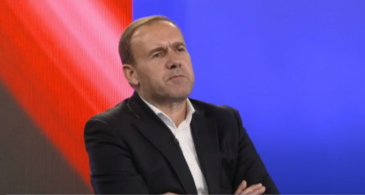 Anton Berisha godet Mustafën: Kuadro si Besiani ka me mijëra, po të mos ishte djali i Xhemail Mustafës
