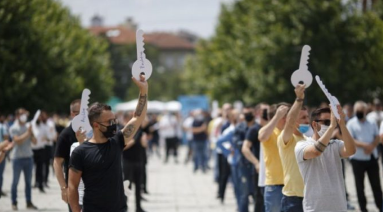 Gastronomët paralajmërojnë ashpërsim të veprimeve nëse Kosova mbyllet sërish