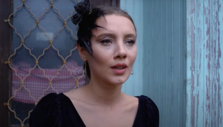 Moderatorja e lajmeve në T7 talente edhe në këndim, zë premtues