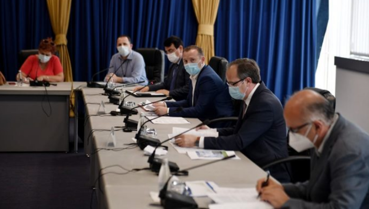 Shifra të larta me COVID-19, nesër mblidhet Komiteti për vlerësimin e situatës