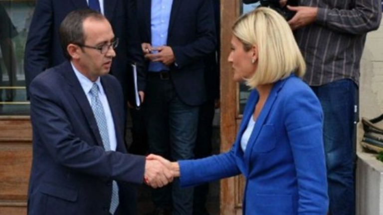 Kusari-Lila: Hoti nuk e ka tejkaluar humbjen e zgjedhjeve, në Prekaz nuk më përshëndeti